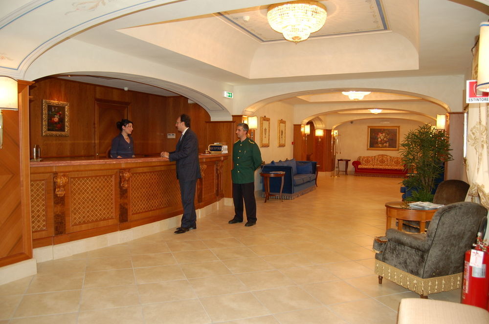Grand Hotel Helio Cabala Маріно Екстер'єр фото